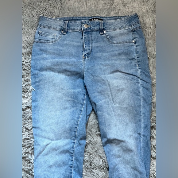 d. jeans - Picture 1 of 3
